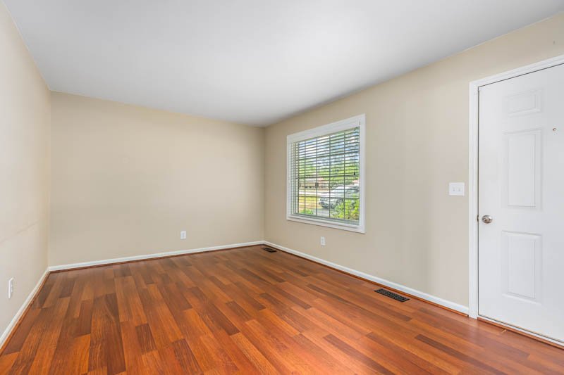 4642 Kings Gate Drive-7.jpg