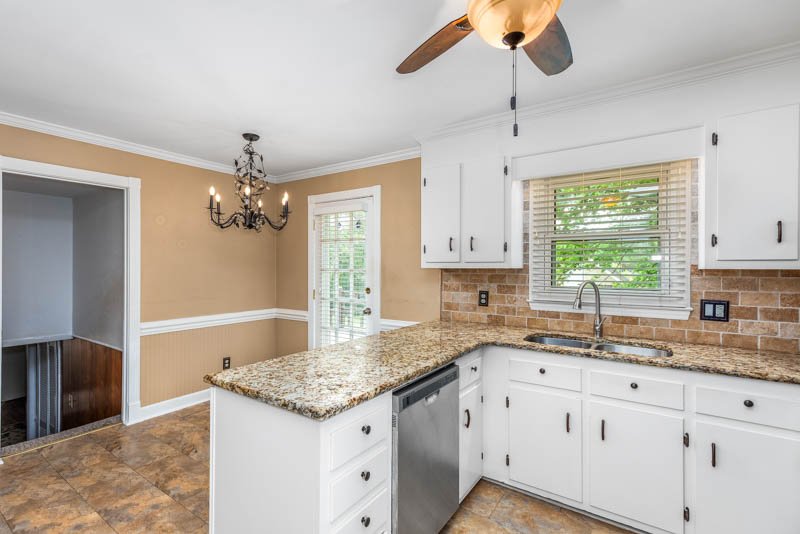 4642 Kings Gate Drive-12.jpg