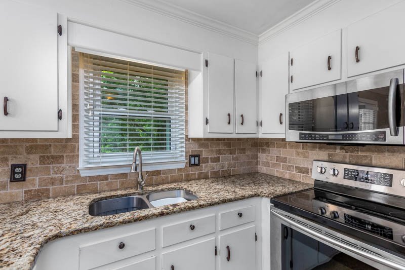 4642 Kings Gate Drive-13.jpg