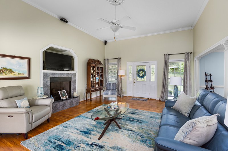 217 Cornwallis Drive-12.jpg