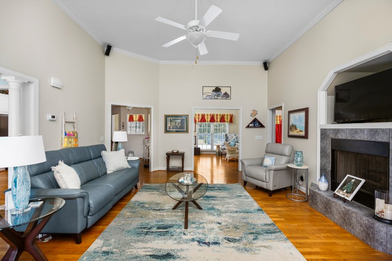 217 Cornwallis Drive-13.jpg
