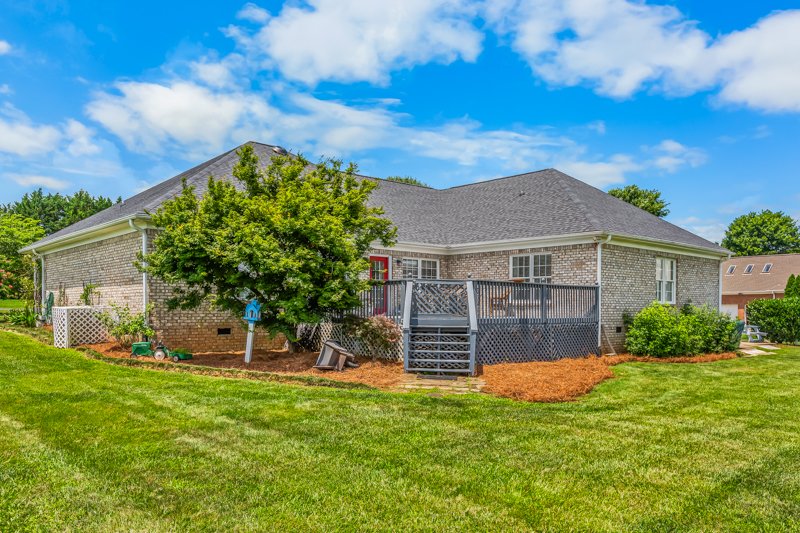 217 Cornwallis Drive-39.jpg