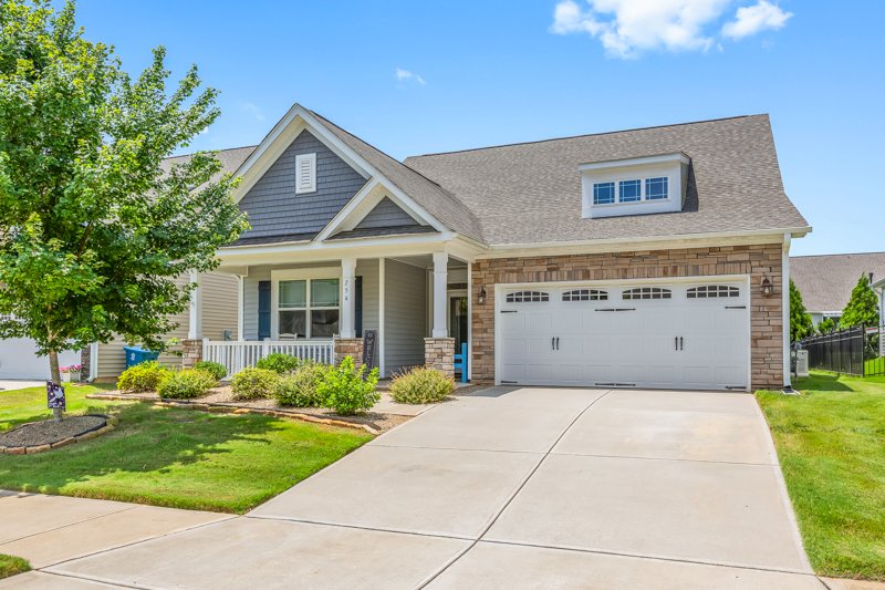 254 Kilbourne Drive-1.jpg