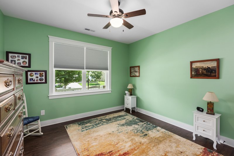 254 Kilbourne Drive-7.jpg