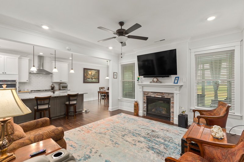 254 Kilbourne Drive-15.jpg