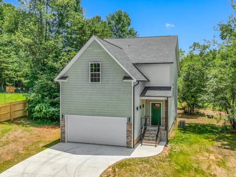 411 Motif Lane-1.jpg