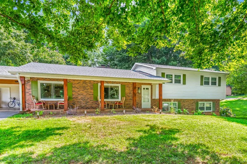 4348 Mashie Drive-2.jpg