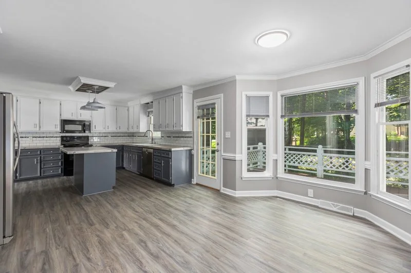 2094 Pembrooke Forest Drive-13.jpg