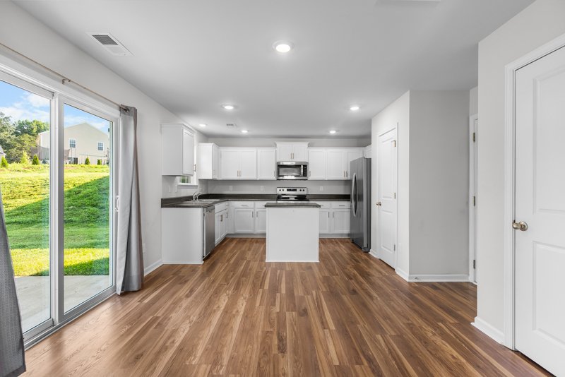 2044 Longshadow Street-11.jpg