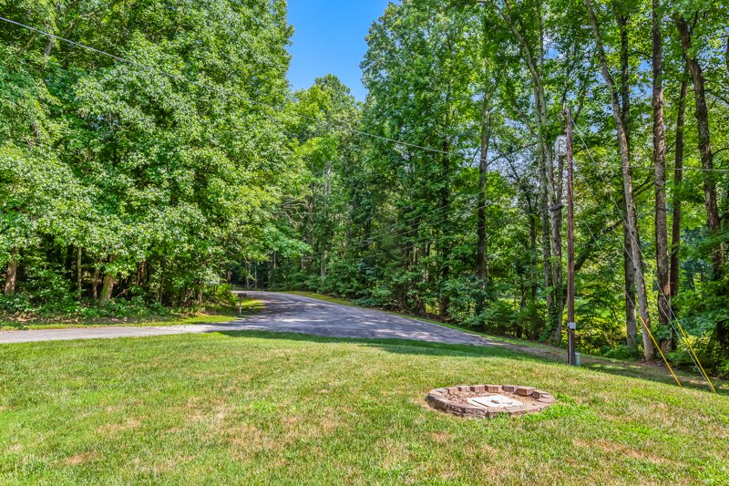 336 Terrie Drive-2.jpg
