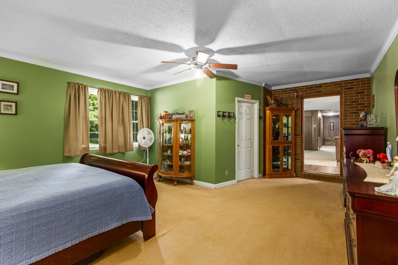 336 Terrie Drive-19.jpg