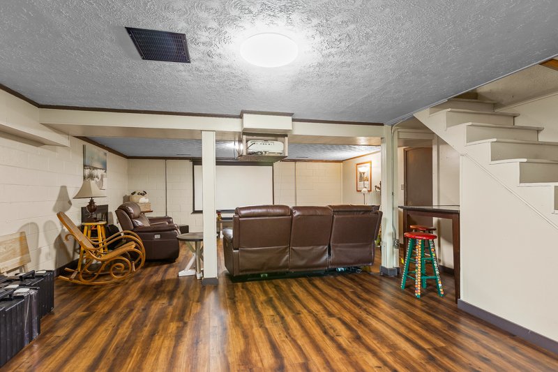 336 Terrie Drive-31.jpg