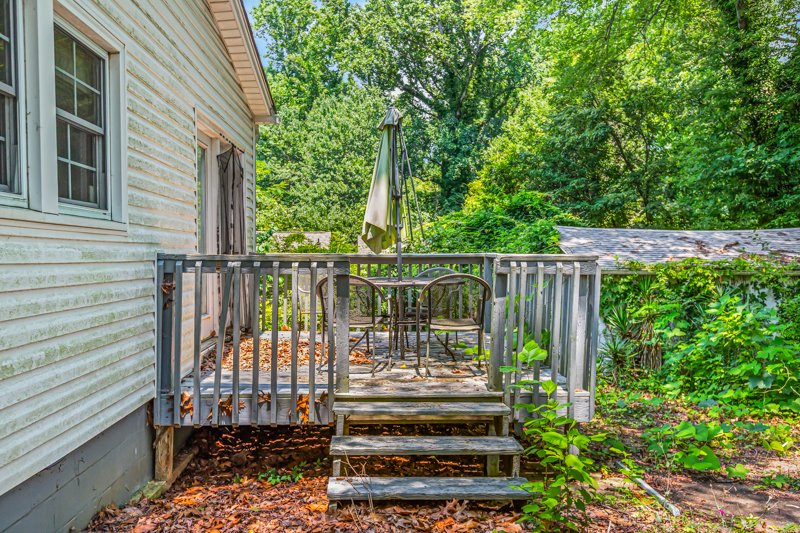 2709 Konnoak Drive-25.jpg