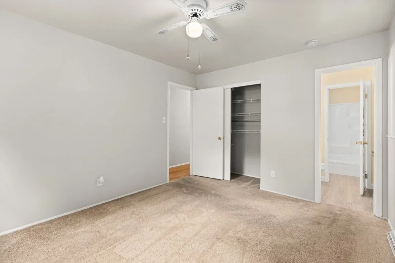 104 Cheltenham Drive-21.jpg