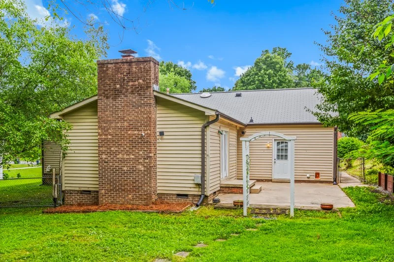 104 Cheltenham Drive-31.jpg