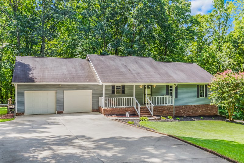 1122 Red Oak Drive-3.jpg