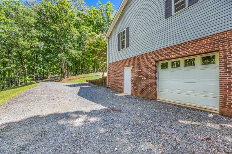 1122 Red Oak Drive-6.jpg