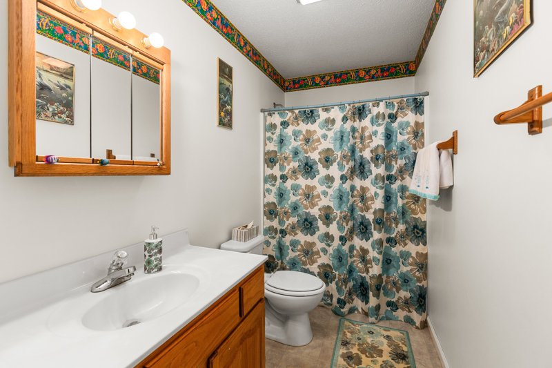 1122 Red Oak Drive-28.jpg