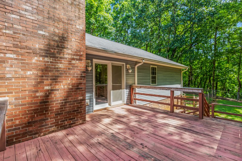 1122 Red Oak Drive-46.jpg