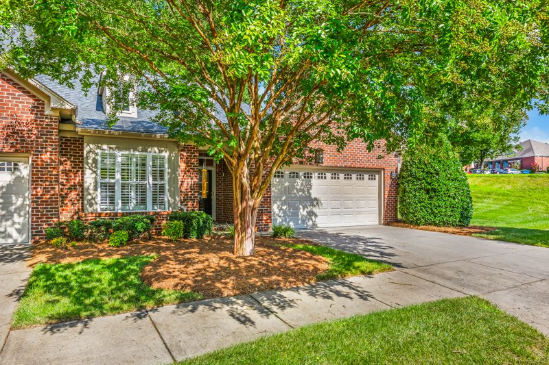 111 South Wentworth Drive-3.jpg