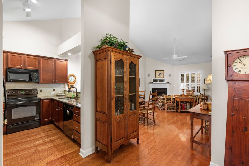 111 South Wentworth Drive-7.jpg