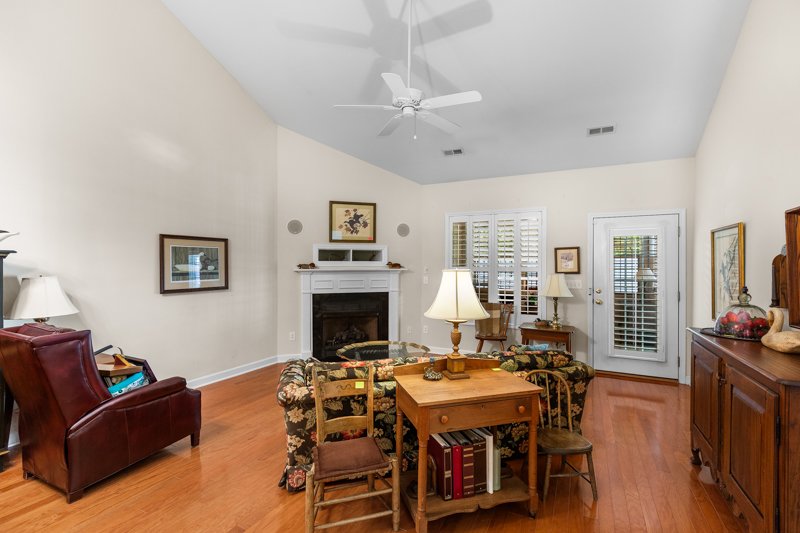 111 South Wentworth Drive-16.jpg