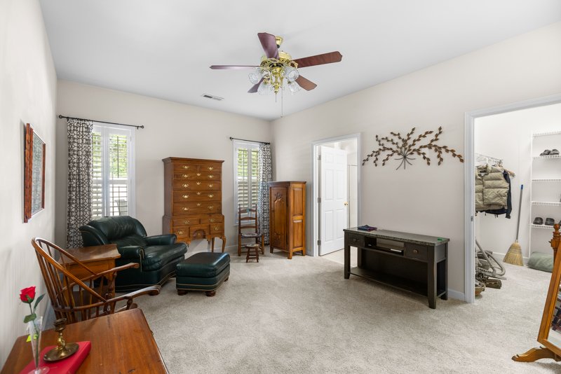 111 South Wentworth Drive-19.jpg