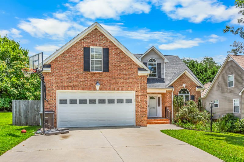 3025 Kaymoore Drive-2.jpg