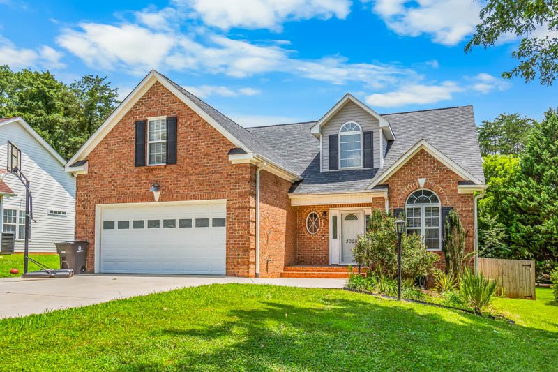 3025 Kaymoore Drive-3.jpg