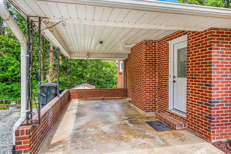 5152 Davis Road-4.jpg