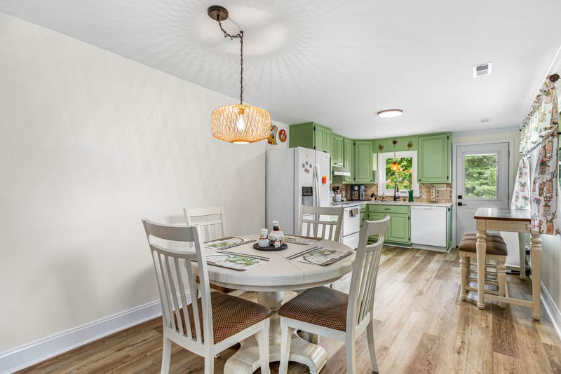5152 Davis Road-9.jpg
