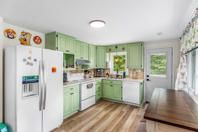 5152 Davis Road-10.jpg