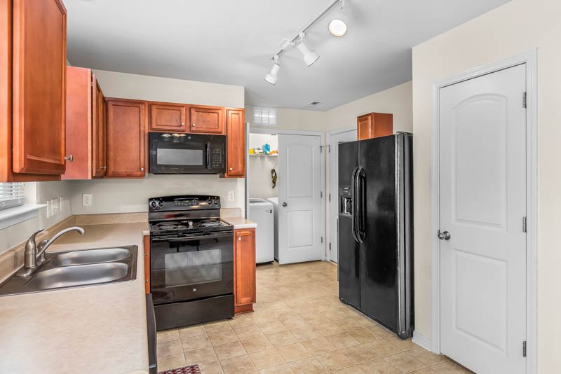 5009 Hogan Point Court-11.jpg