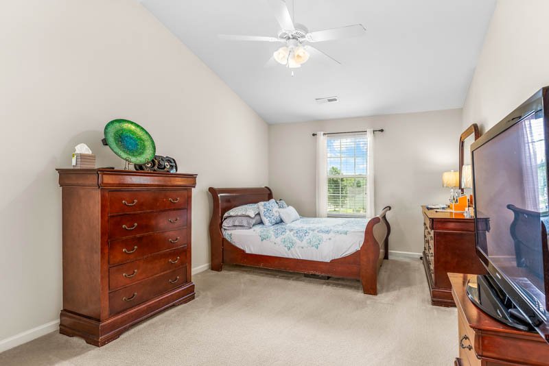 5009 Hogan Point Court-19.jpg