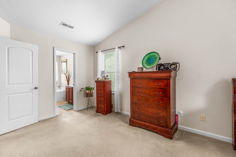 5009 Hogan Point Court-21.jpg