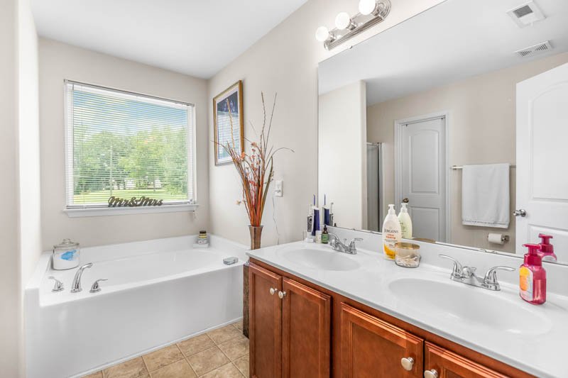 5009 Hogan Point Court-22.jpg