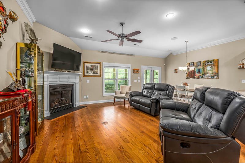 353 Saint James Drive-4.jpg