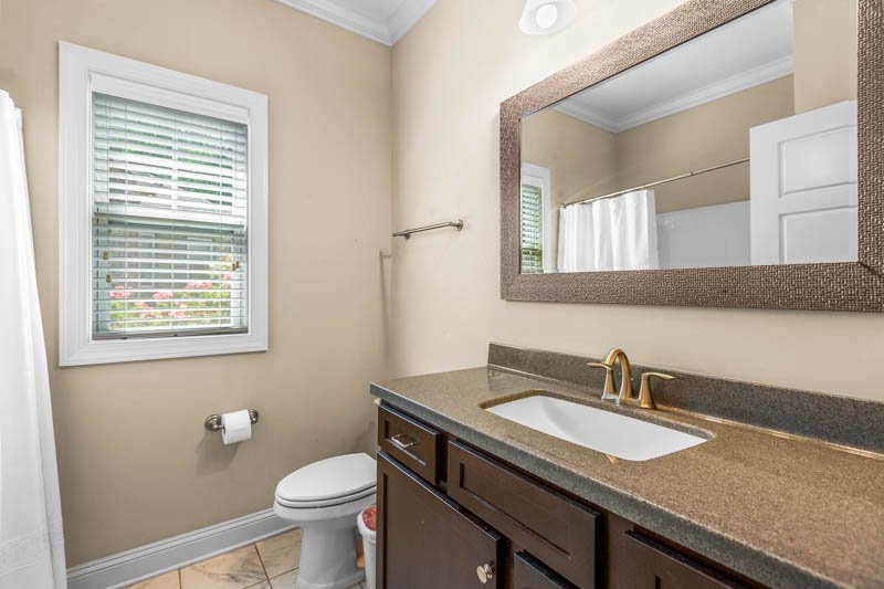 353 Saint James Drive-14.jpg