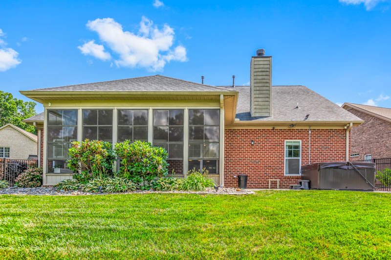 353 Saint James Drive-23.jpg