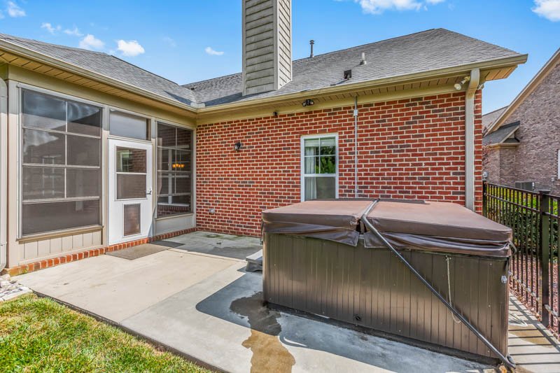 353 Saint James Drive-24.jpg