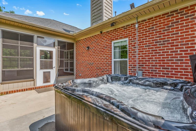353 Saint James Drive-25.jpg