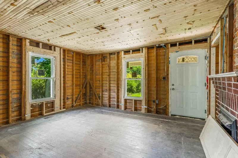 307 Wayside Drive-7.jpg