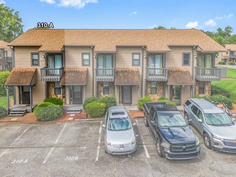 Vista Court-13.jpg