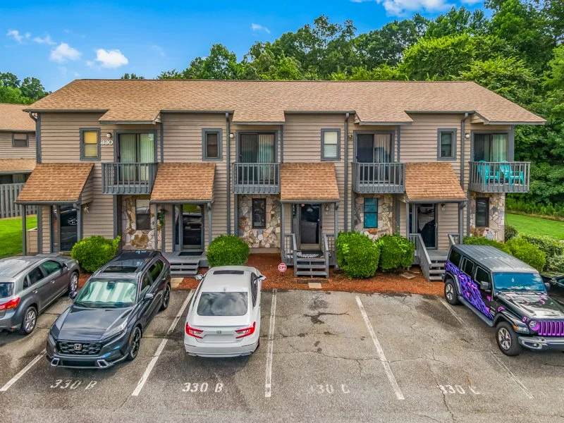 Vista Court-14.jpg
