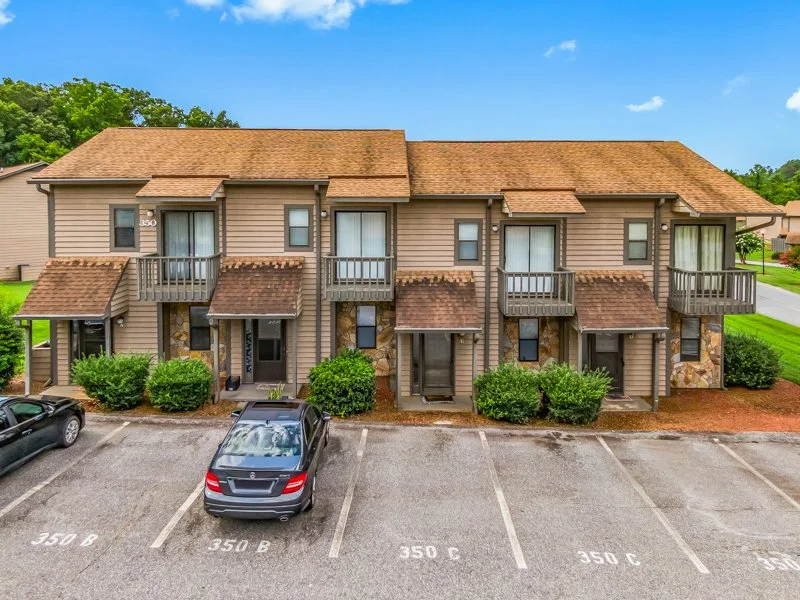 Vista Court-16.jpg