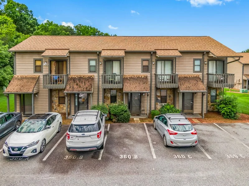 Vista Court-18.jpg