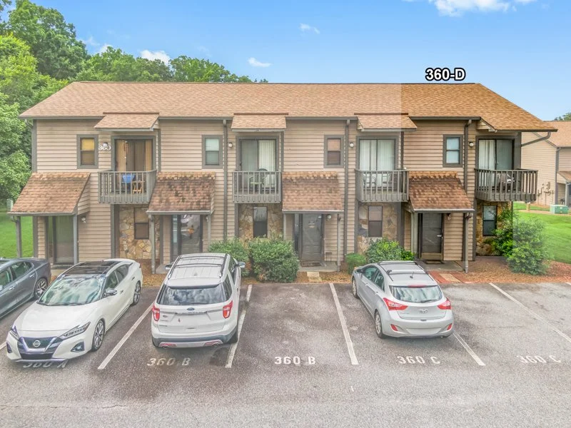 Vista Court-19.jpg
