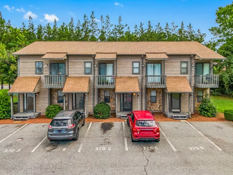 Vista Court-20.jpg