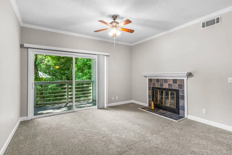 326 Meadows Circle-9.jpg