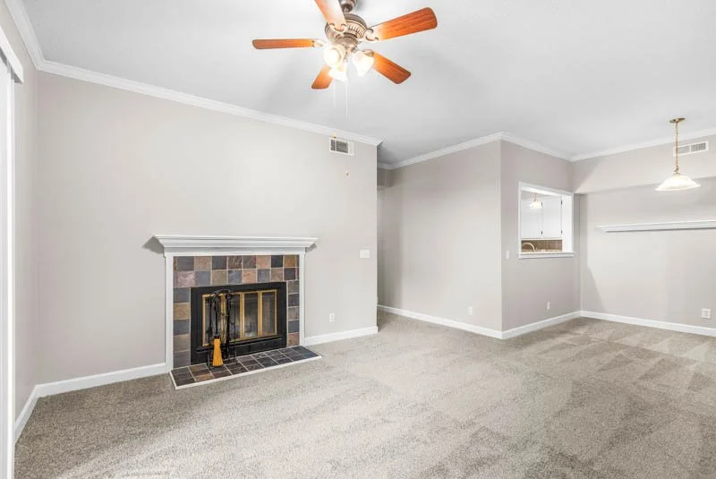 326 Meadows Circle-10.jpg